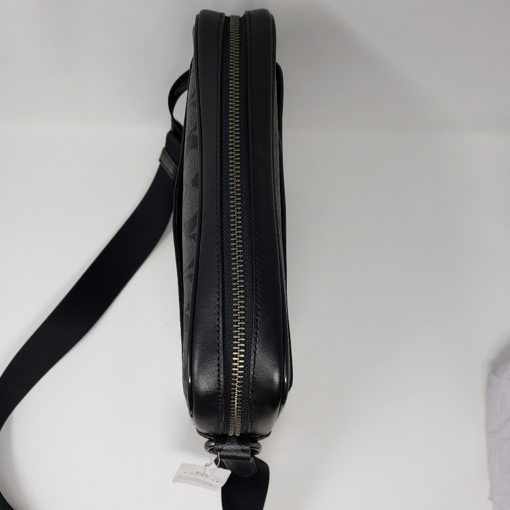 Brand New Coach Sling Bag for Men MSRP $400 - Picture 4 of 8